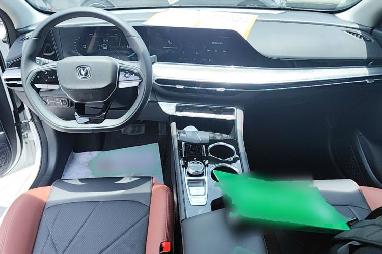 Used CHANGAN Eado 2024 PLUS Blue Whale NE 1.4T GDI DCT High-Energy Edition Center Console