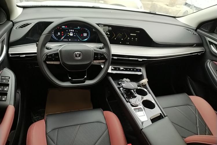 Used CHANGAN Eado 2024 PLUS Blue Whale NE 1.4T GDI DCT High-Energy Edition Center Console