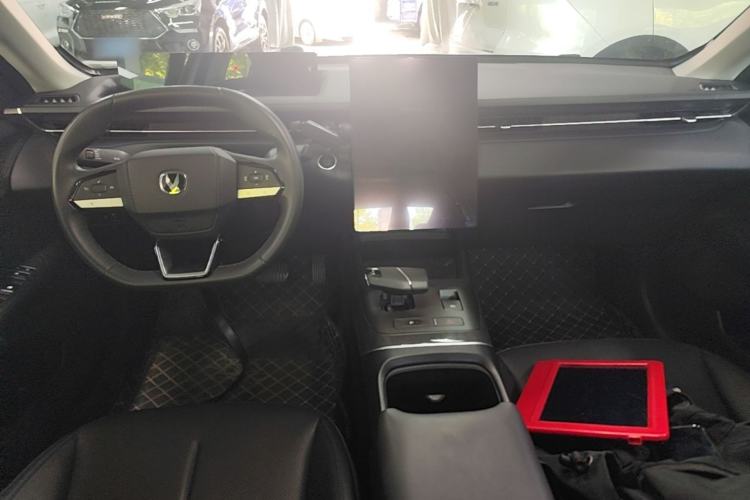 Used CHANGAN Eado 2024 1.5T GDI Automatic Prestige Edition Center Console