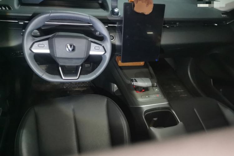 Used CHANGAN Eado 2024 1.5T GDI Automatic Prestige Edition Center Console