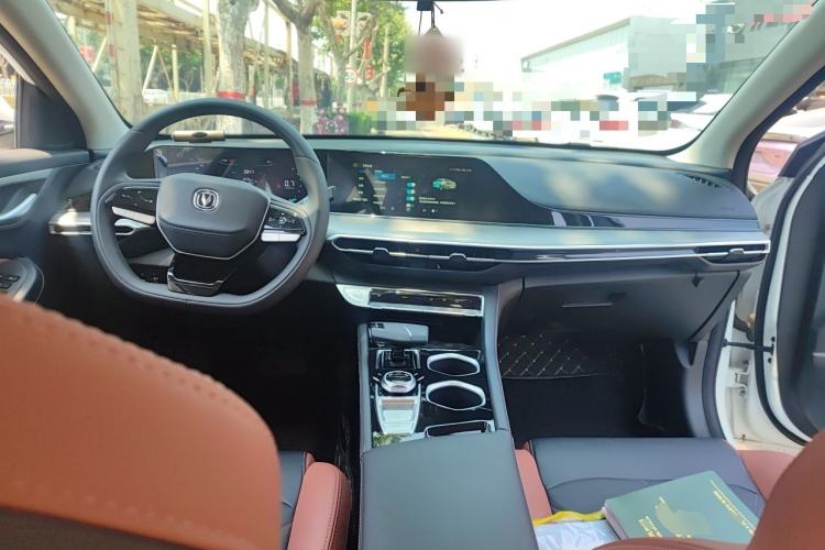 Used CHANGAN Eado 2024 PLUS Blue Whale NE 1.4T GDI DCT High-Energy Edition Center Console