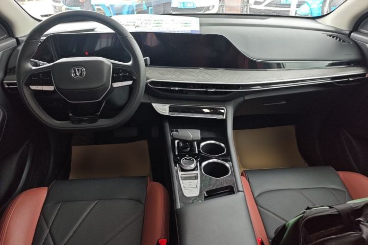 Used CHANGAN Eado 2024 PLUS Blue Whale NE 1.4T GDI DCT High-Energy Edition Center Console