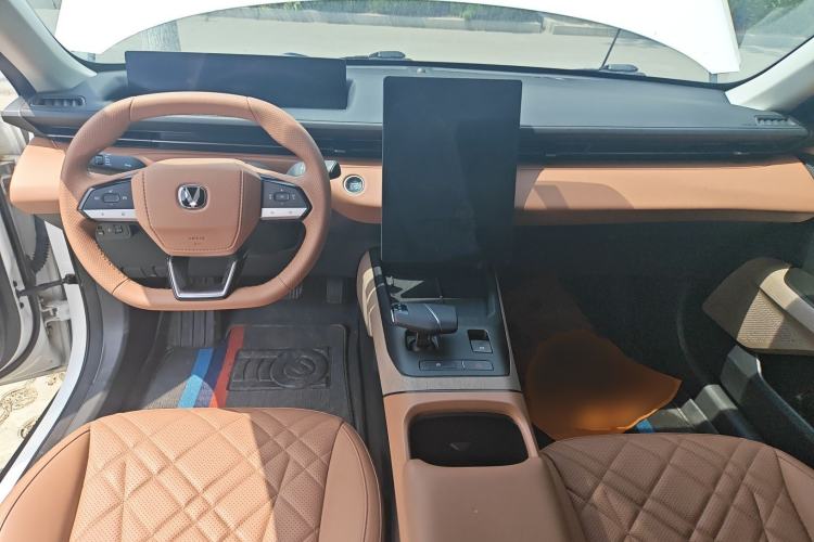 Used CHANGAN Eado 2024 1.5T GDI Automatic Flagship Edition Center Console