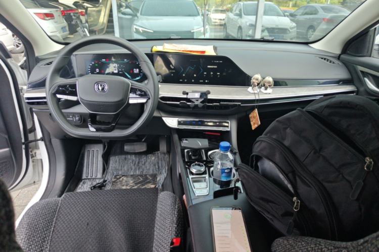 Used CHANGAN Eado 2024 PLUS Blue Whale NE 1.4T GDI DCT High-Energy Edition Center Console