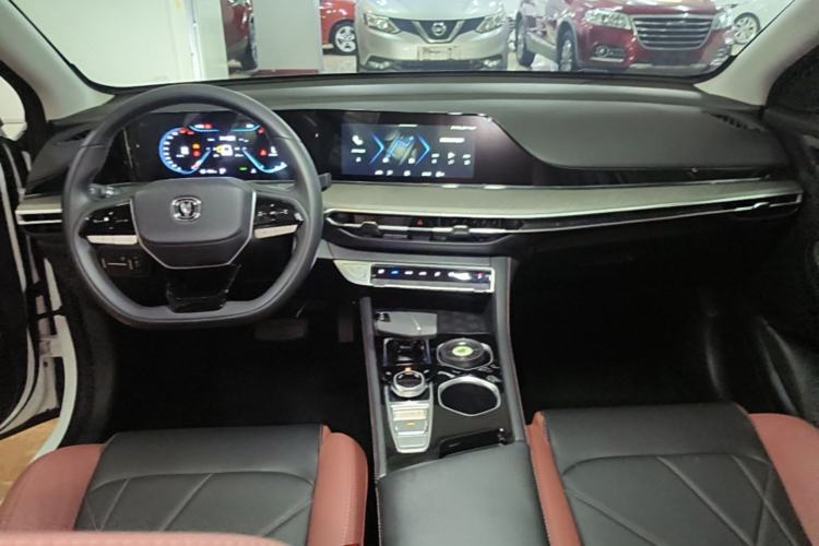 Used CHANGAN Eado 2024 PLUS Blue Whale NE 1.4T GDI DCT High-Energy Edition Center Console