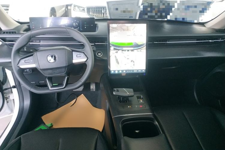 Used CHANGAN Eado 2024 1.5T GDI Automatic Prestige Edition Center Console