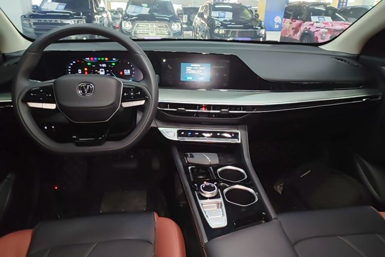 Used CHANGAN Eado 2024 PLUS Blue Whale NE 1.4T GDI DCT High-Energy Edition Center Console