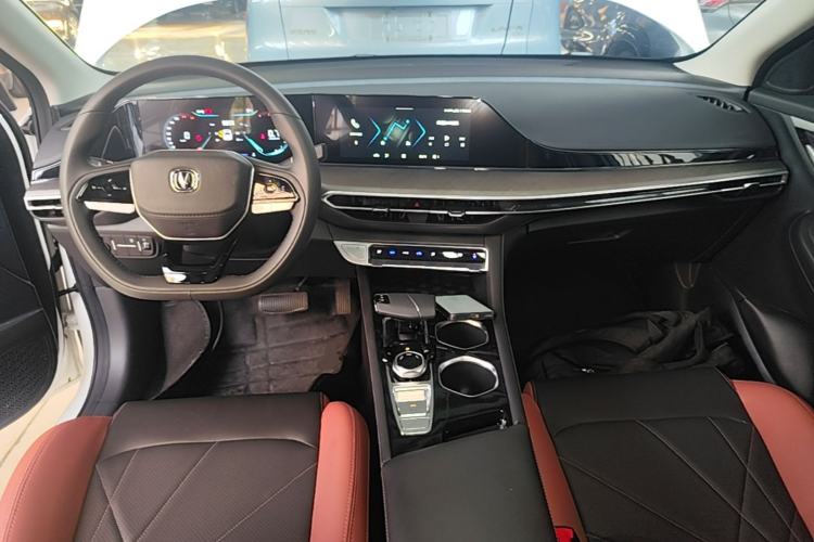 Used CHANGAN Eado 2024 PLUS Blue Whale NE 1.4T GDI DCT High-Energy Edition Center Console