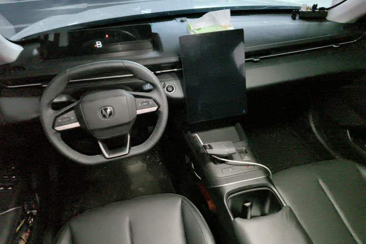 Used CHANGAN Eado 2024 1.5T GDI Automatic Prestige Edition Center Console