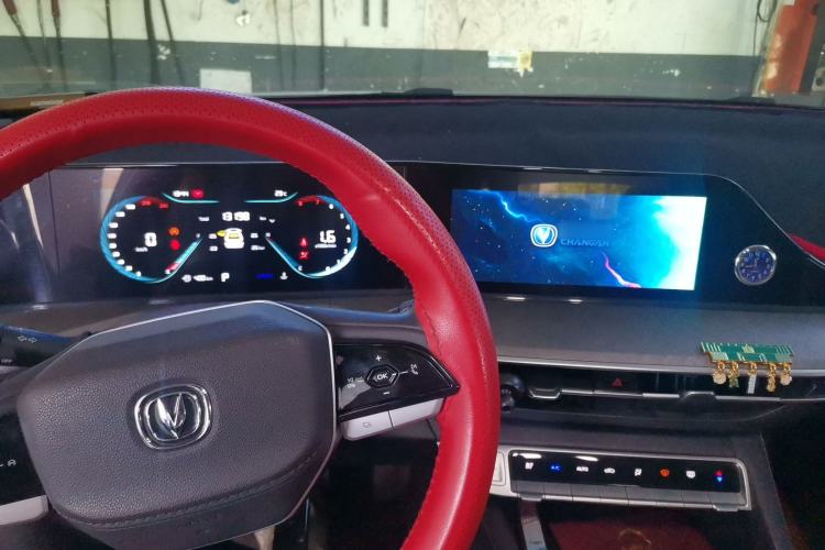 Used CHANGAN Eado 2024 PLUS Blue Whale NE 1.4T GDI DCT High-Energy Edition Center Console