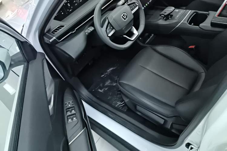 Used CHANGAN Eado 2024 1.5T GDI Automatic Prestige Edition Driver Seat