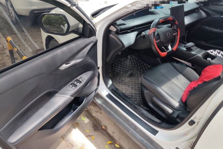 Used CHANGAN Eado 2024 1.5T GDI Automatic Prestige Edition Driver Seat