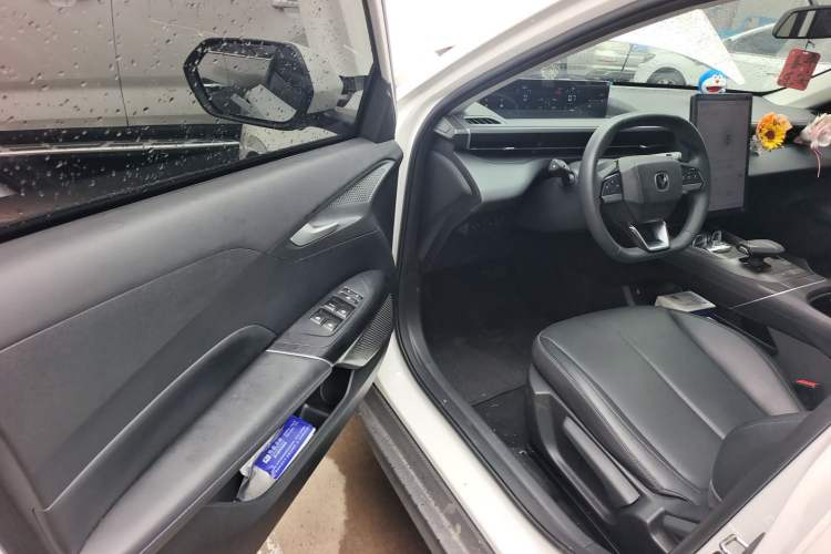 Used CHANGAN Eado 2024 1.5T GDI Automatic Prestige Edition Driver Seat