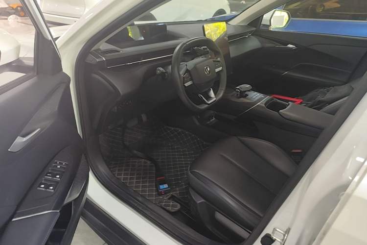 Used CHANGAN Eado 2024 1.5T GDI Automatic Prestige Edition Driver Seat