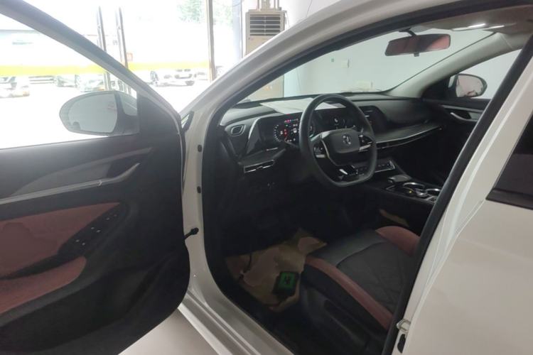 Used CHANGAN Eado 2024 PLUS Blue Whale NE 1.4T GDI DCT High-Energy Edition Driver Seat