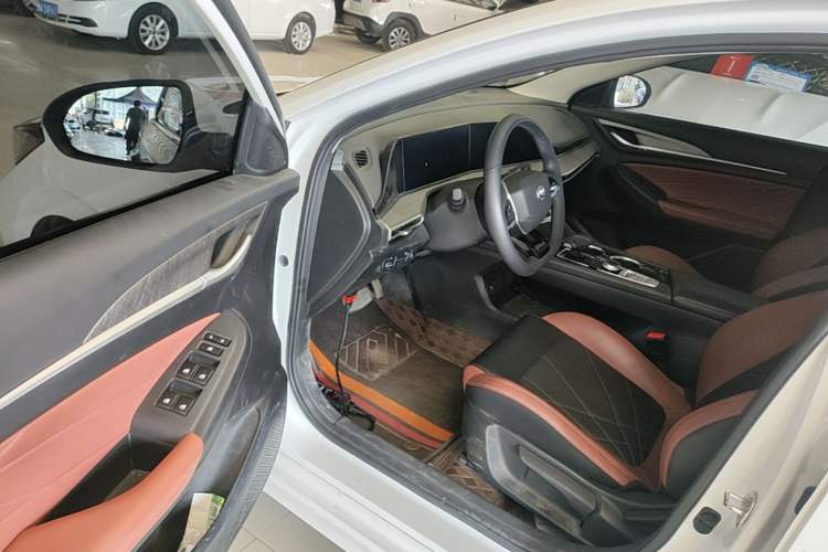 Used CHANGAN Eado 2024 PLUS Blue Whale NE 1.4T GDI DCT High-Energy Edition Driver Seat