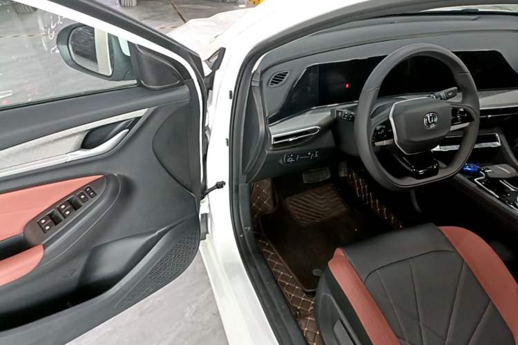 Used CHANGAN Eado 2024 PLUS Blue Whale NE 1.4T GDI DCT High-Energy Edition Driver Seat
