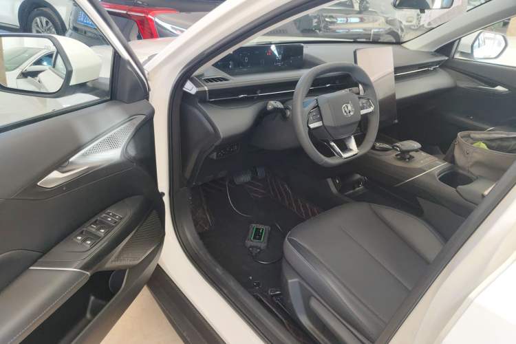 Used CHANGAN Eado 2024 1.5T GDI Automatic Prestige Edition Driver Seat