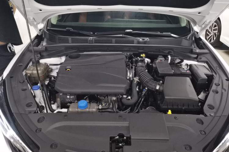 Used CHANGAN Eado 2024 PLUS Blue Whale NE 1.4T GDI DCT High-Energy Edition Engine Bay