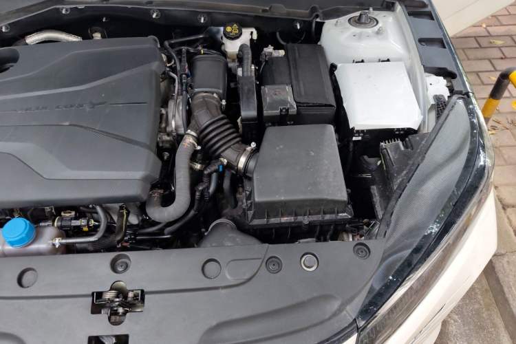 Used CHANGAN Eado 2024 1.5T GDI Automatic Prestige Edition Engine Bay Left
