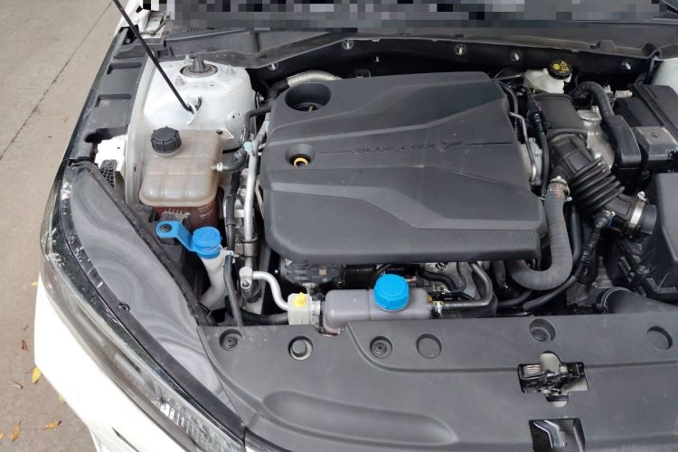Used CHANGAN Eado 2024 1.5T GDI Automatic Prestige Edition Engine Bay Right