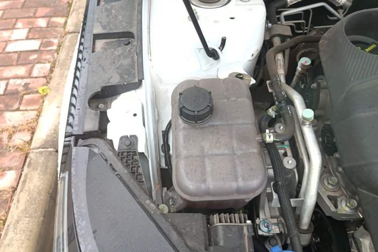 Used CHANGAN Eado 2024 1.5T GDI Automatic Prestige Edition Engine Bay Right