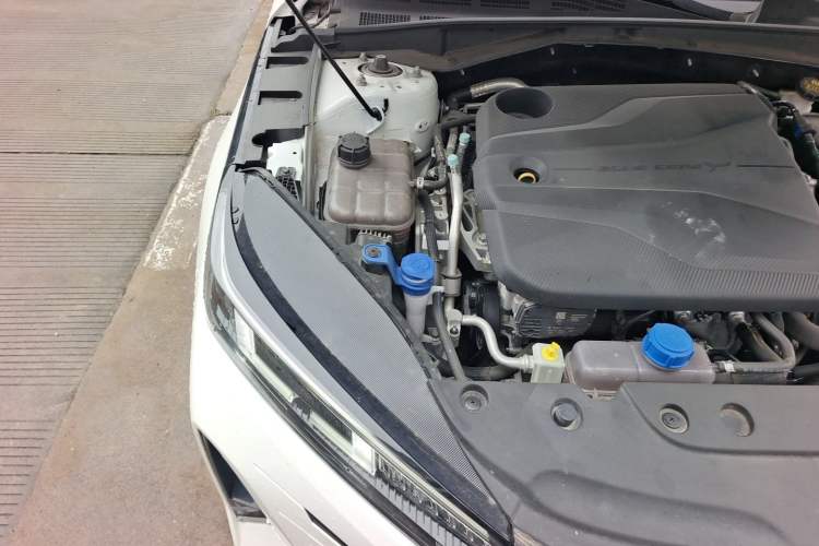 Used CHANGAN Eado 2024 1.5T GDI Automatic Prestige Edition Engine Bay Right