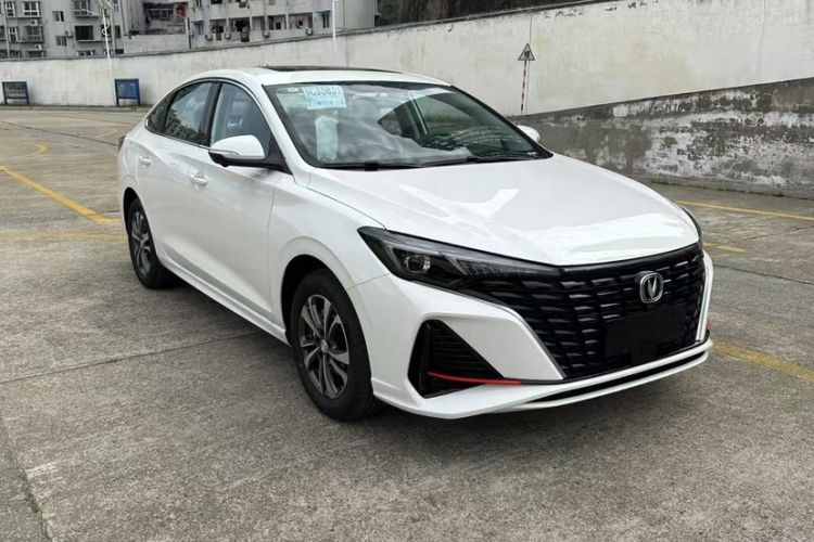 Used CHANGAN Eado 2024 PLUS Blue Whale NE 1.4T GDI DCT High-Energy Edition Exterior 1