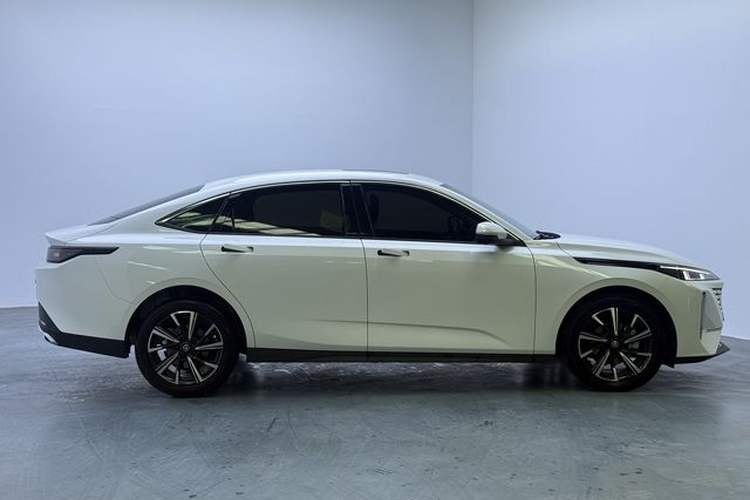 Used CHANGAN Eado 2024 1.5T GDI Automatic Prestige Edition Exterior 3