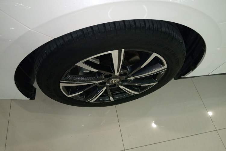 Used CHANGAN Eado 2024 1.5T GDI Automatic Flagship Edition Exterior 4
