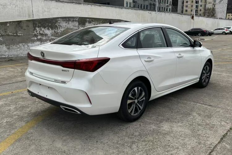 Used CHANGAN Eado 2024 PLUS Blue Whale NE 1.4T GDI DCT High-Energy Edition Exterior 5