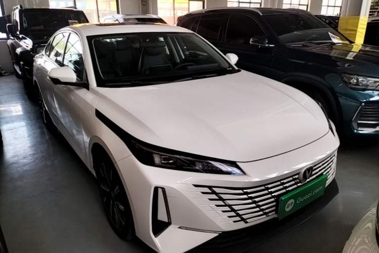 Used CHANGAN Eado 2024 1.5T GDI Automatic Flagship Edition Front Right 45 Deg