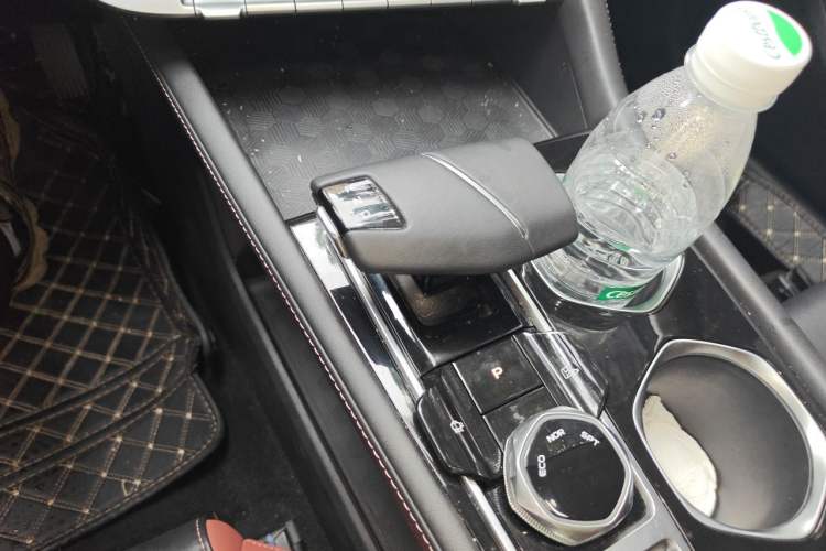 Used CHANGAN Eado 2024 PLUS Blue Whale NE 1.4T GDI DCT High-Energy Edition Gear Lever