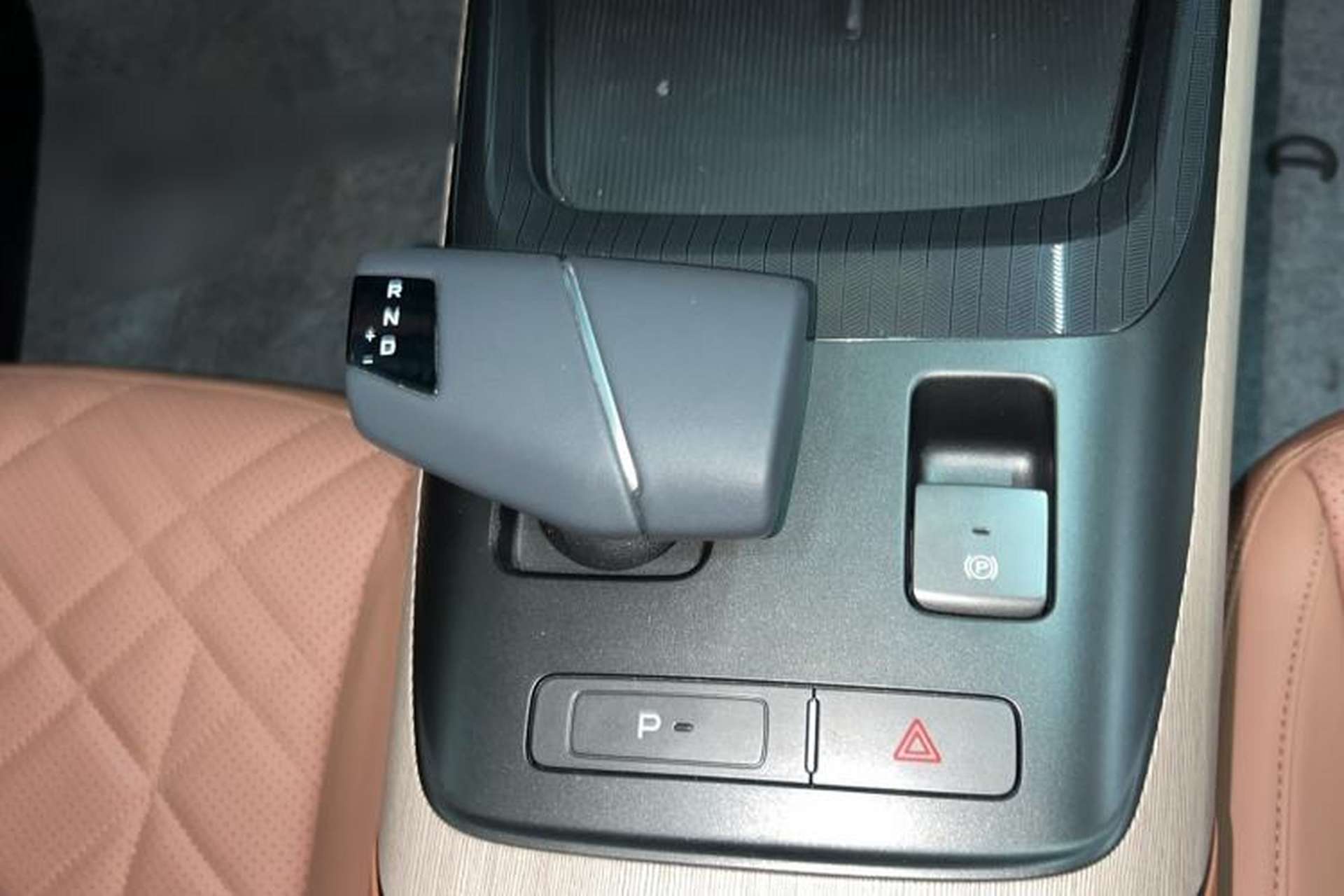 Used CHANGAN Eado 2024 1.5T GDI Automatic Flagship Edition Gear Lever