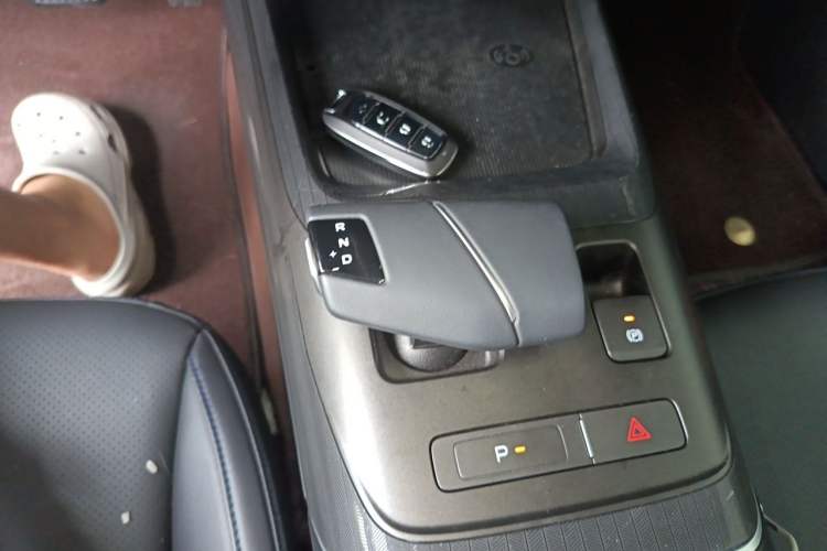 Used CHANGAN Eado 2024 1.5T GDI Automatic Prestige Edition Gear Lever