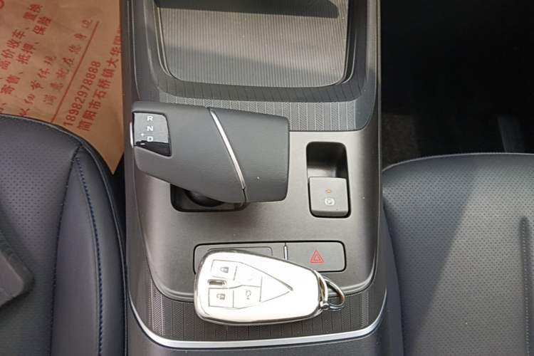 Used CHANGAN Eado 2024 1.5T GDI Automatic Prestige Edition Gear Lever