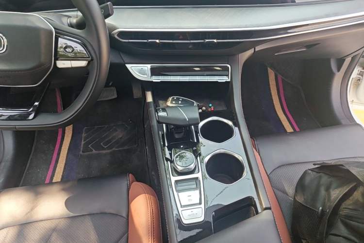 Used CHANGAN Eado 2024 PLUS Blue Whale NE 1.4T GDI DCT High-Energy Edition Gear Lever