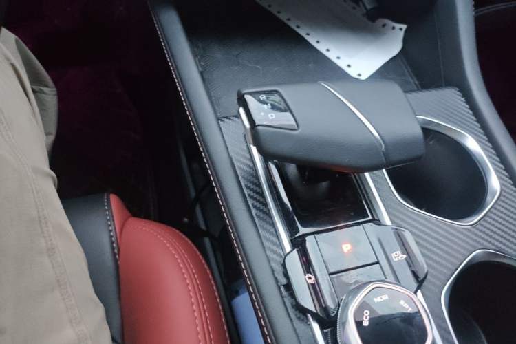 Used CHANGAN Eado 2024 PLUS Blue Whale NE 1.4T GDI DCT High-Energy Edition Gear Lever
