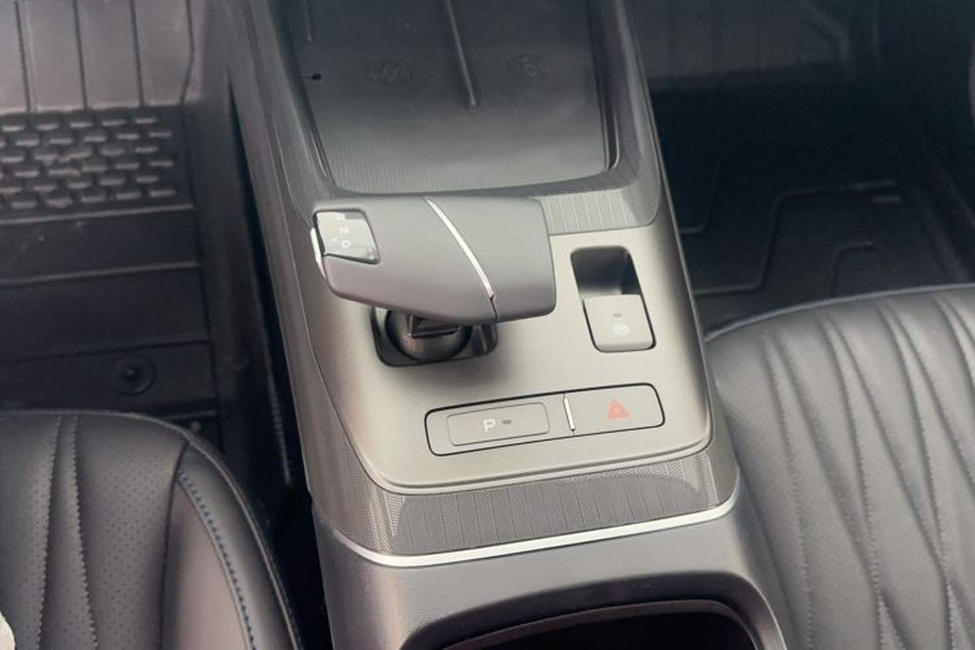 Used CHANGAN Eado 2024 1.5T GDI Automatic Flagship Edition Gear Lever