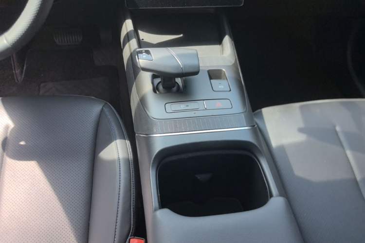 Used CHANGAN Eado 2024 1.5T GDI Automatic Enjoyment Edition Gear Lever
