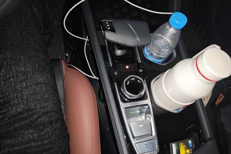 Used CHANGAN Eado 2024 PLUS Blue Whale NE 1.4T GDI DCT High-Energy Edition Gear Lever