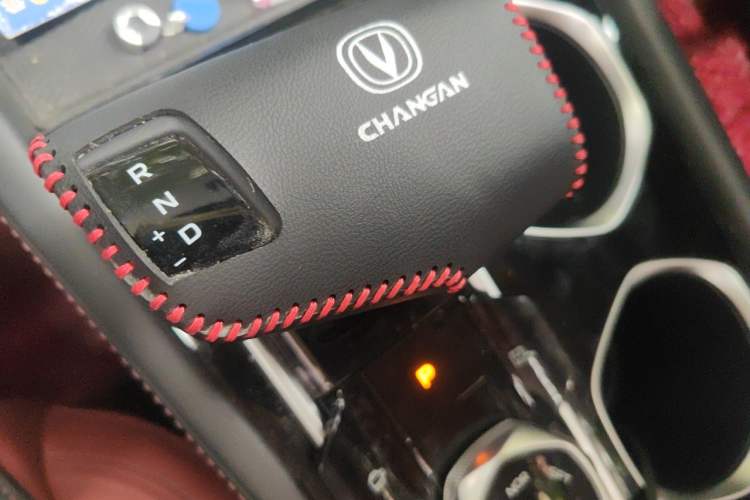 Used CHANGAN Eado 2024 PLUS Blue Whale NE 1.4T GDI DCT High-Energy Edition Gear Lever