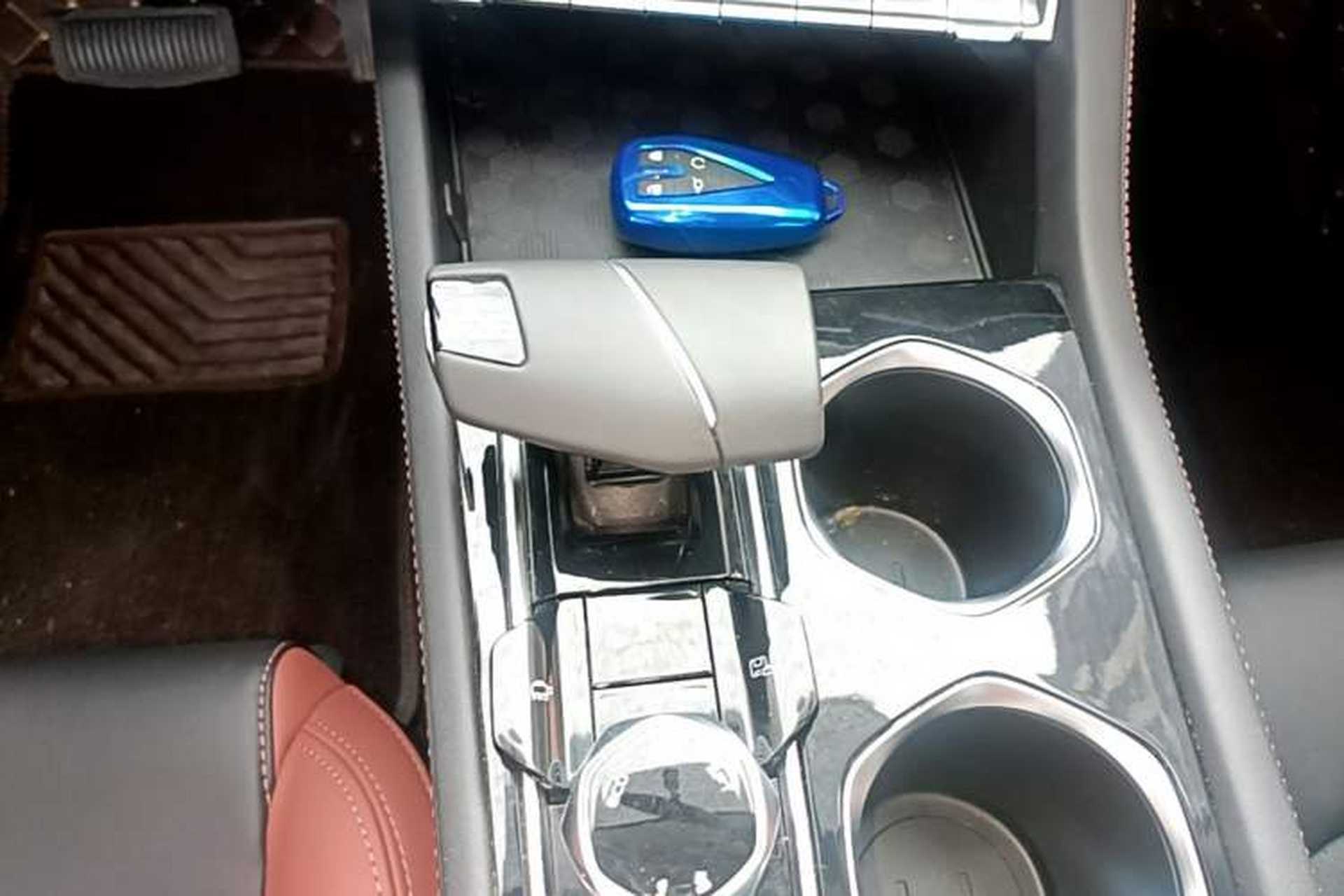 Used CHANGAN Eado 2024 PLUS Blue Whale NE 1.4T GDI DCT High-Energy Edition Gear Lever