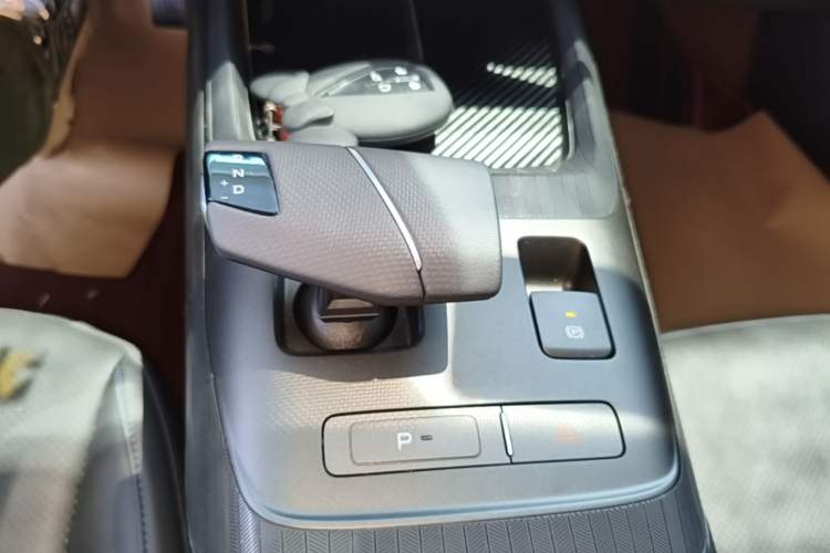 Used CHANGAN Eado 2024 1.5T GDI Automatic Enjoyment Edition Gear Lever
