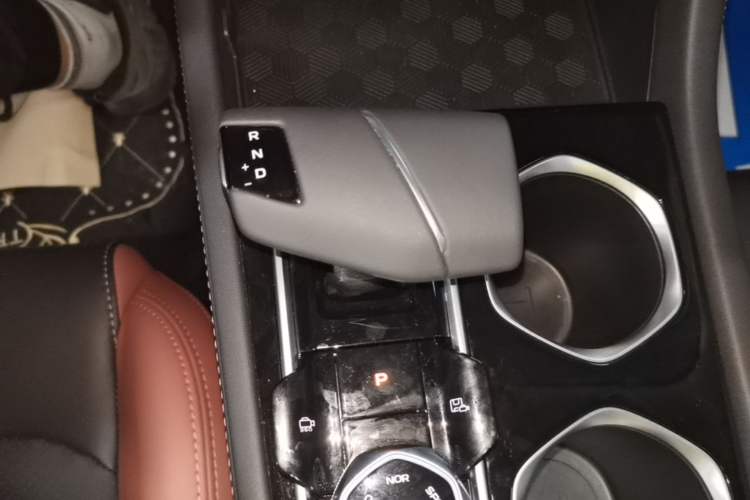 Used CHANGAN Eado 2024 PLUS Blue Whale NE 1.4T GDI DCT High-Energy Edition Gear Lever