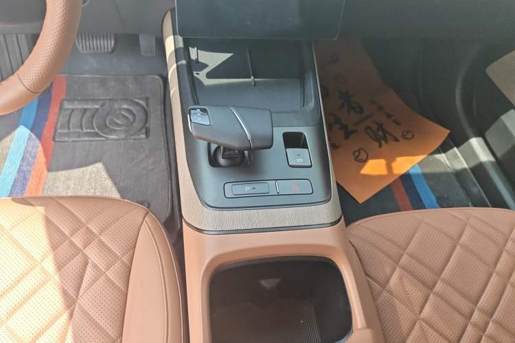 Used CHANGAN Eado 2024 1.5T GDI Automatic Flagship Edition Gear Lever