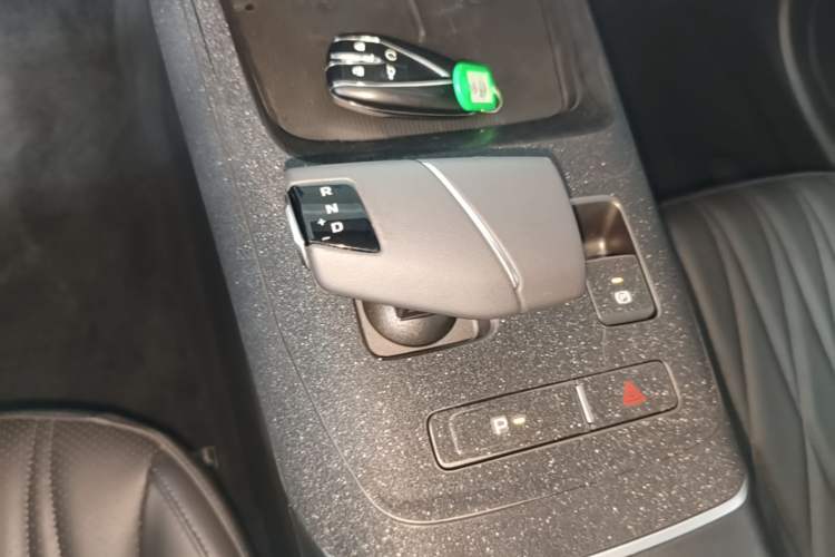 Used CHANGAN Eado 2024 1.5T GDI Automatic Flagship Edition Gear Lever