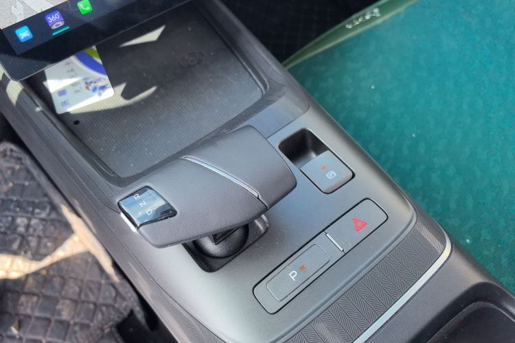 Used CHANGAN Eado 2024 1.5T GDI Automatic Prestige Edition Gear Lever
