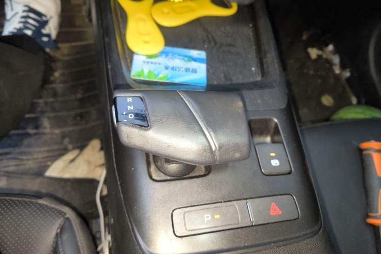 Used CHANGAN Eado 2024 1.5T GDI Automatic Prestige Edition Gear Lever