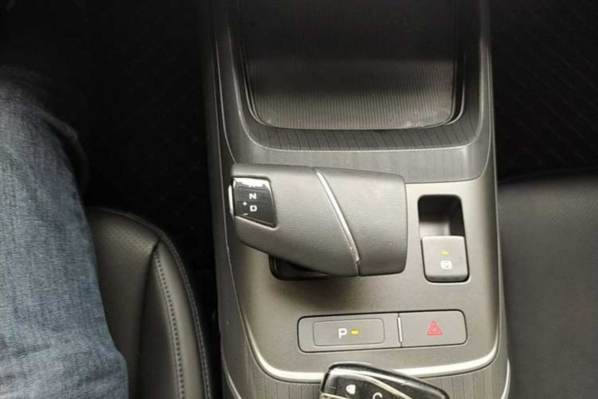 Used CHANGAN Eado 2024 1.5T GDI Automatic Prestige Edition Gear Lever